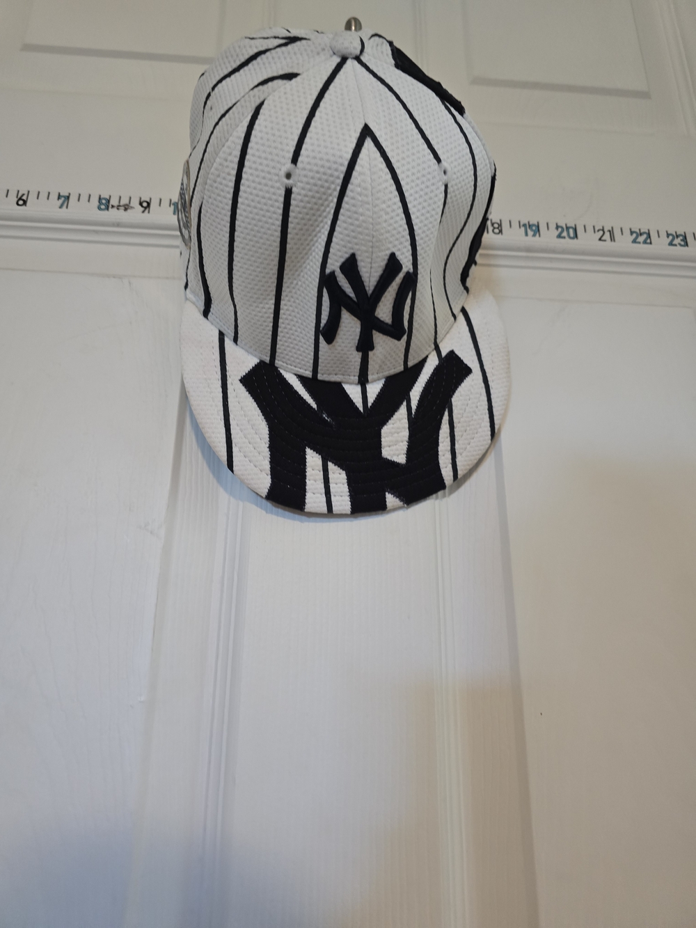 New Era White & Black Pinstripe Yankees Snapback Cap